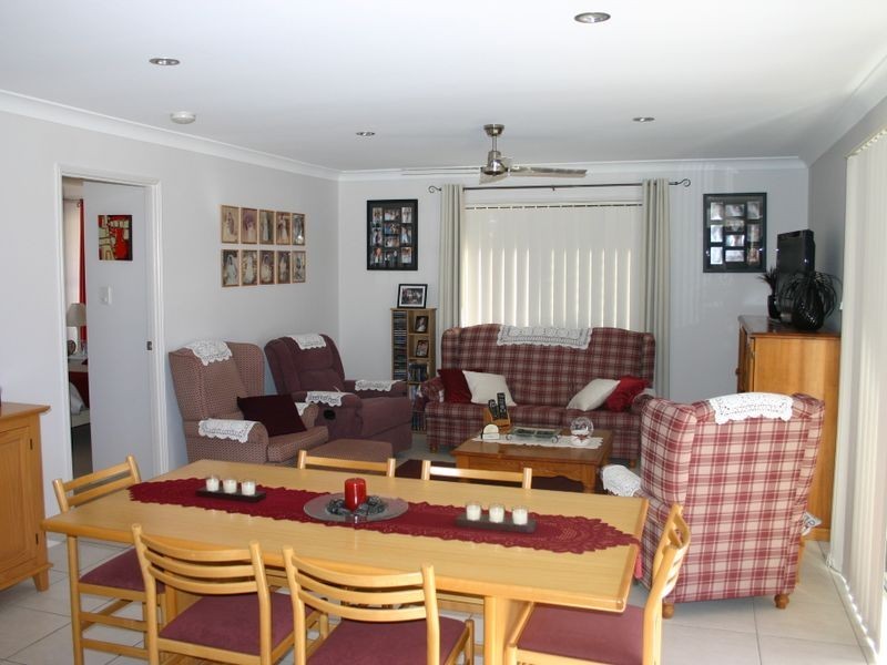 18 Mervyn Crescent, Redland Bay QLD 4165