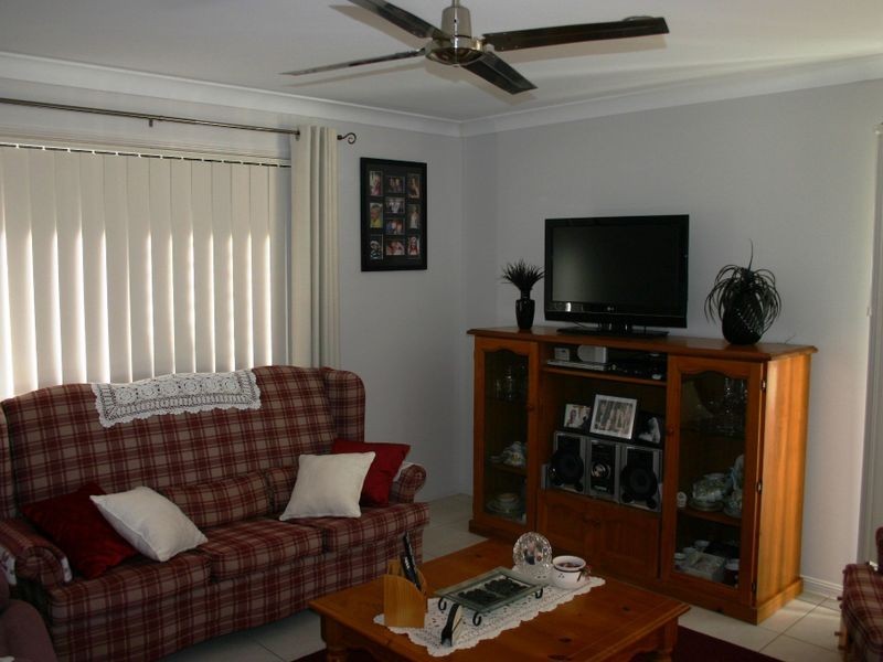 18 Mervyn Crescent, Redland Bay QLD 4165