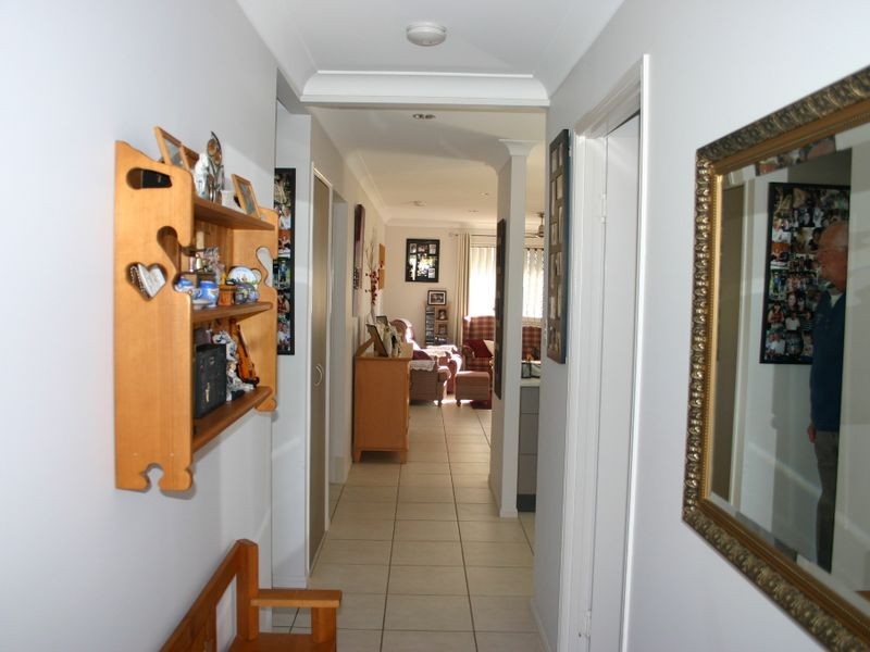 18 Mervyn Crescent, Redland Bay QLD 4165