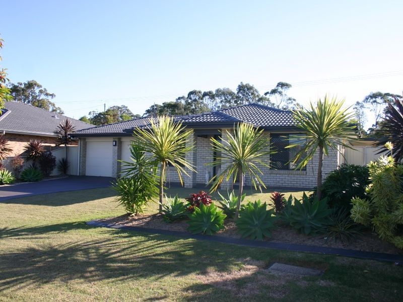 18 Mervyn Crescent, Redland Bay QLD 4165