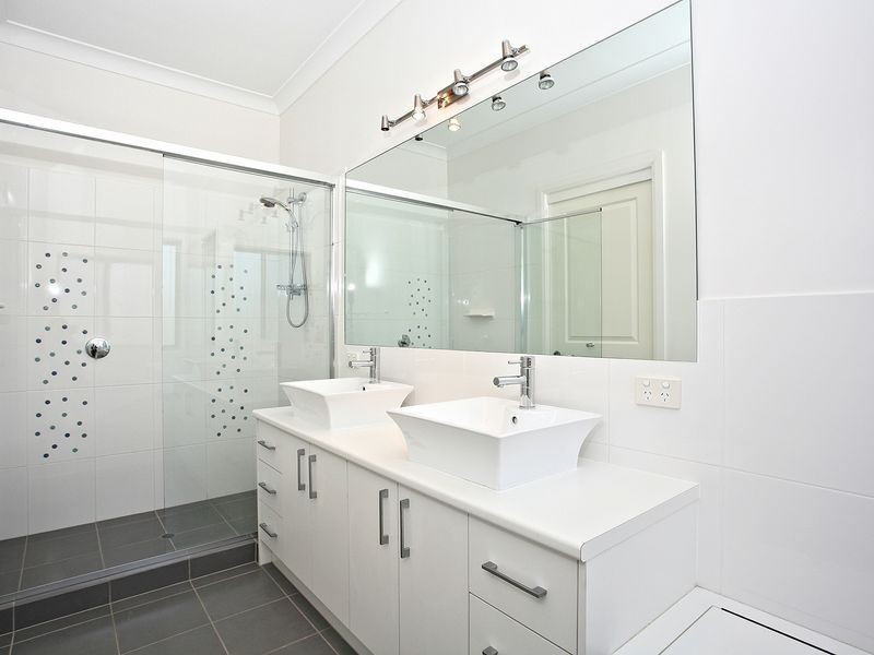 34 Huntly Place, Redland Bay QLD 4165