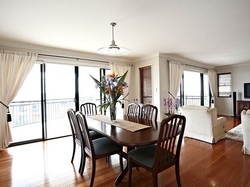 8 Bribie Close, Redland Bay QLD 4165