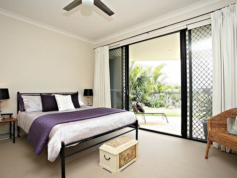 8 Bribie Close, Redland Bay QLD 4165