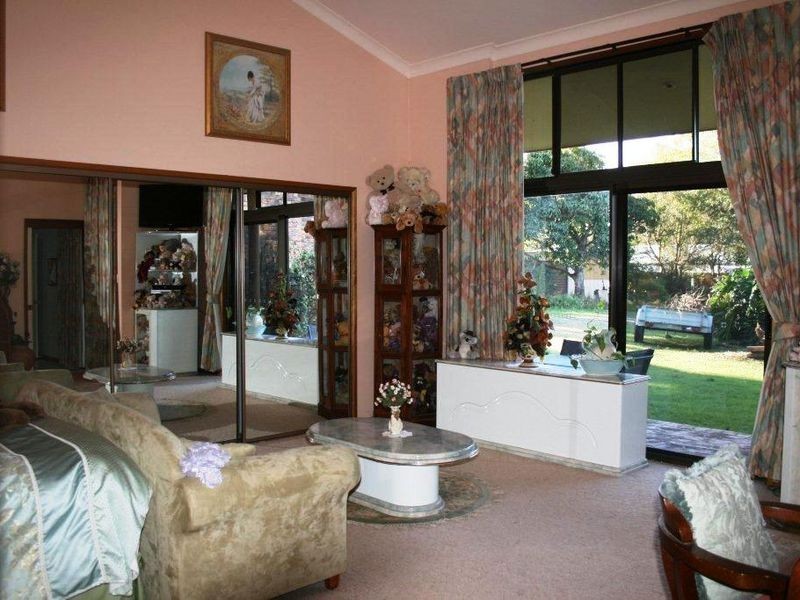 13 Muriel Street, Redland Bay QLD 4165