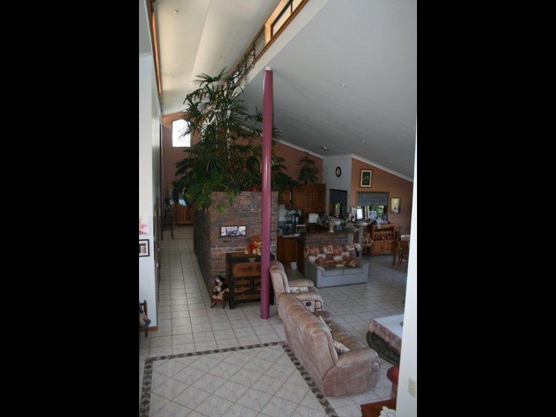 13 Muriel Street, Redland Bay QLD 4165