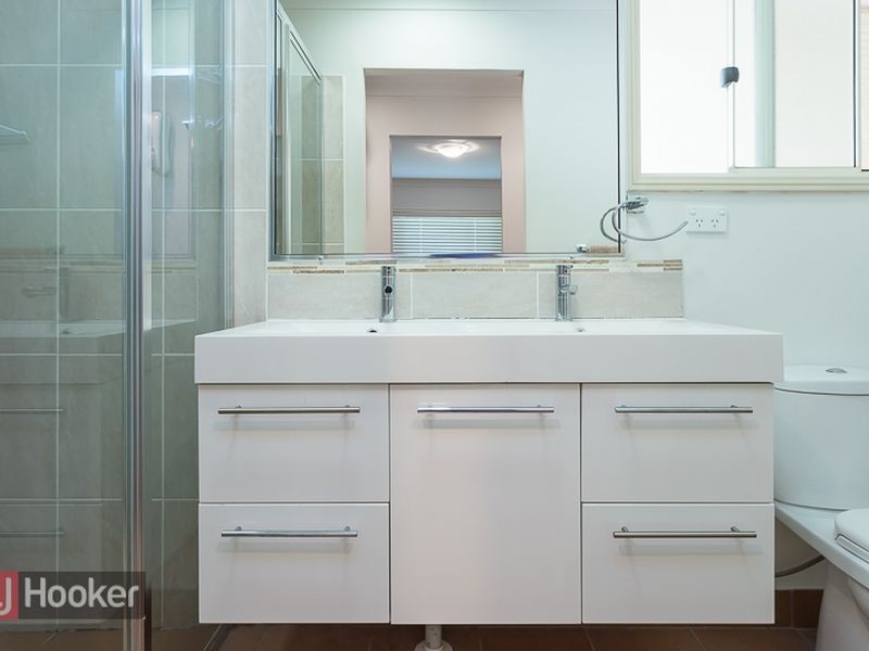 1 Gleneagles Court, Redland Bay QLD 4165