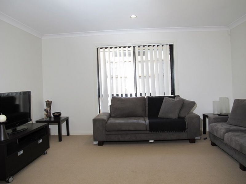 2 Lizard Place, Redland Bay QLD 4165