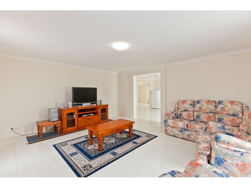 16 Magnetic Place, Redland Bay QLD 4165