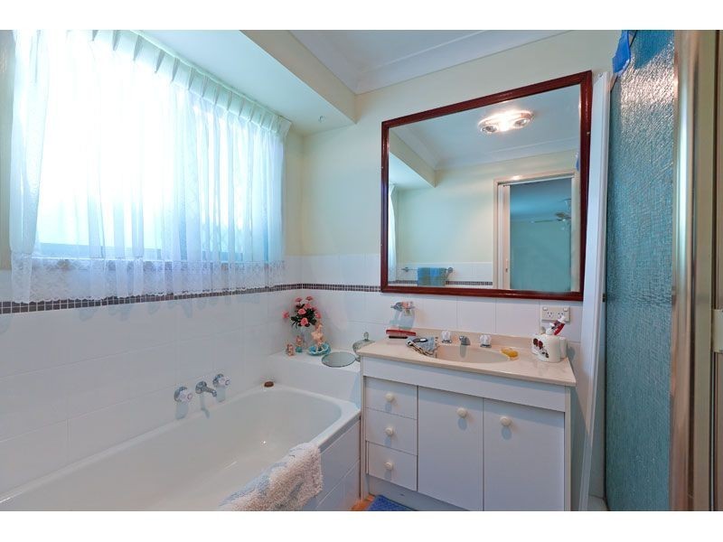 1/56 Benfer Road, Victoria Point QLD 4165