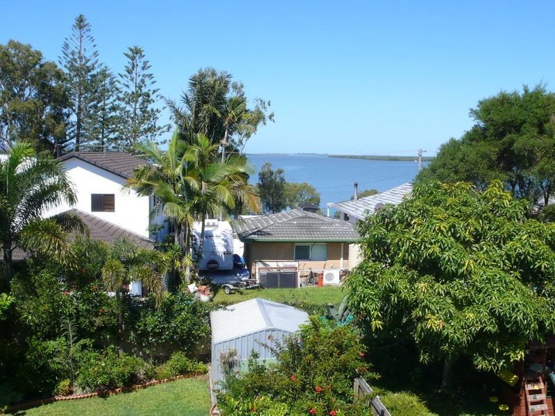 31 Rusbrook Street, Redland Bay QLD 4165