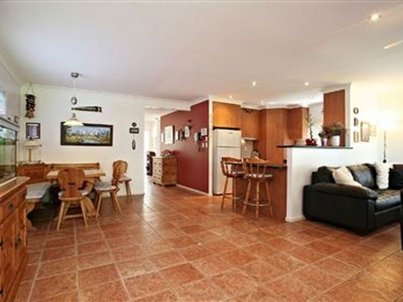 31 Rusbrook Street, Redland Bay QLD 4165