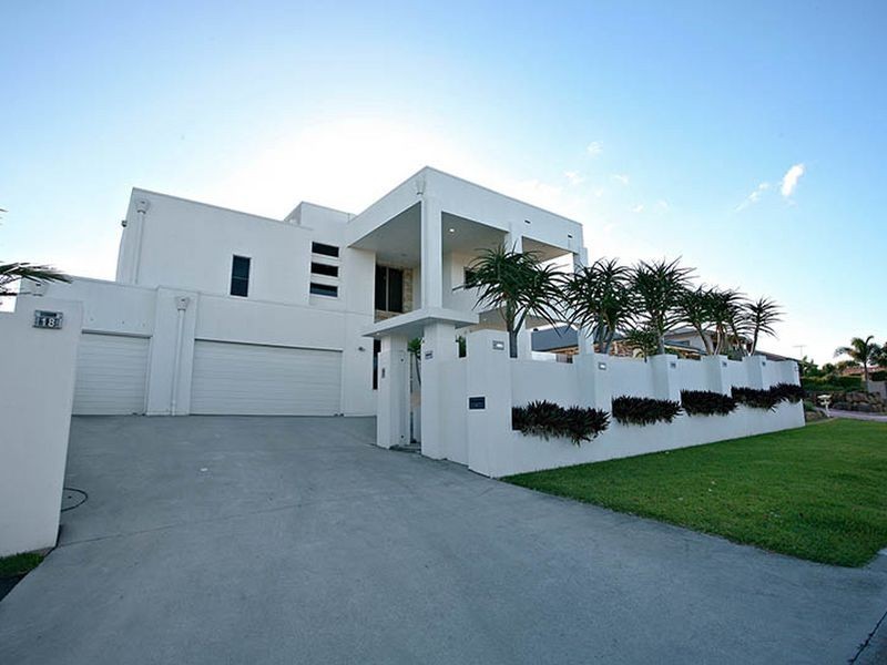 18 Lindeman Place, Redland Bay QLD 4165