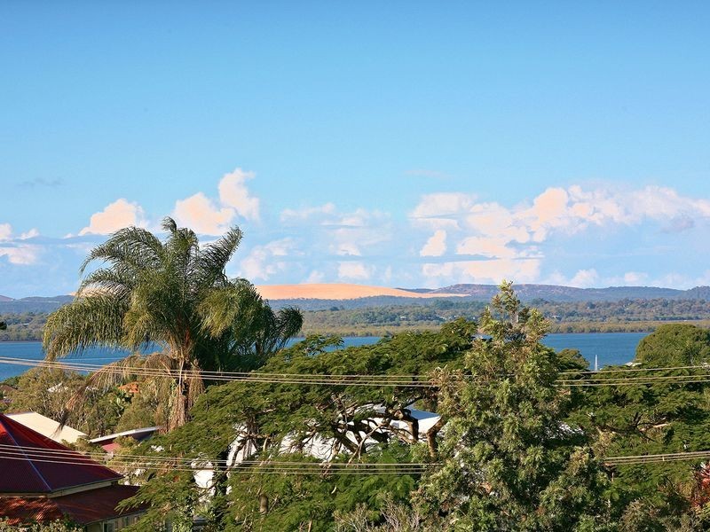 18 Lindeman Place, Redland Bay QLD 4165