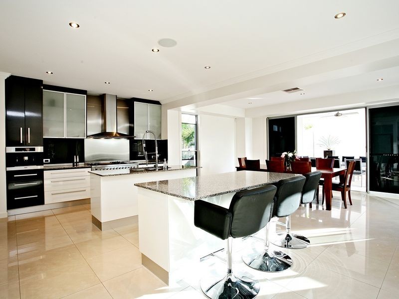 18 Lindeman Place, Redland Bay QLD 4165