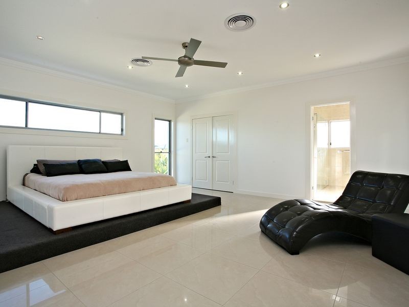 18 Lindeman Place, Redland Bay QLD 4165