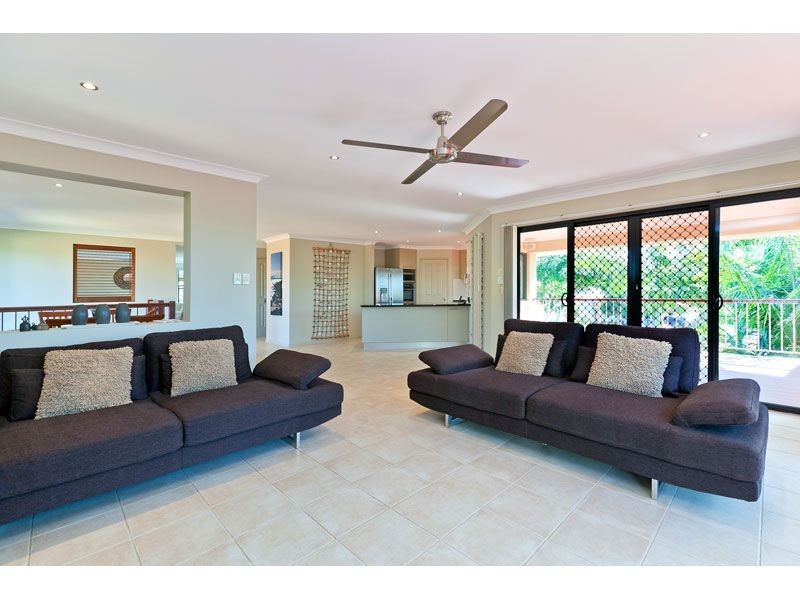 6 Mast Court, Redland Bay QLD 4165