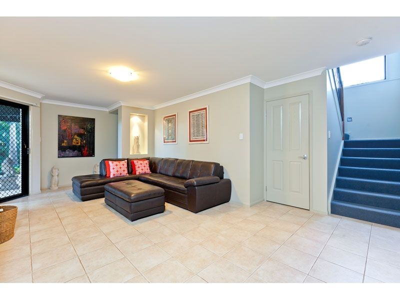 6 Mast Court, Redland Bay QLD 4165