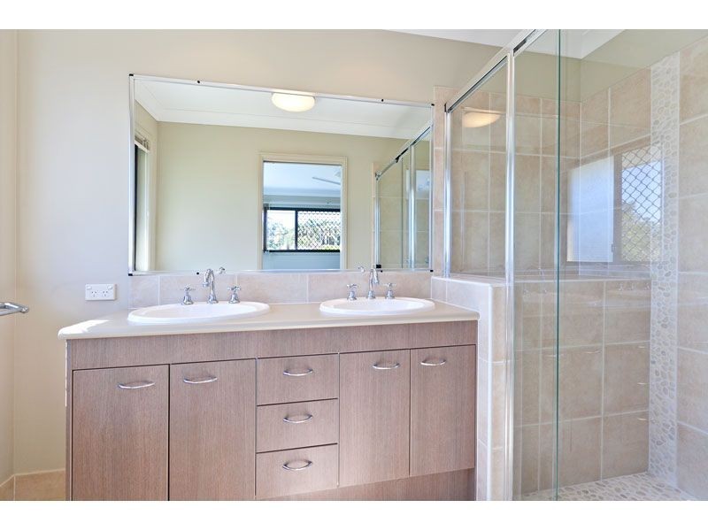 6 Mast Court, Redland Bay QLD 4165