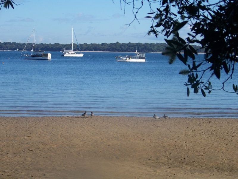 7 & 9 Kooberry Street, Macleay Island QLD 4184