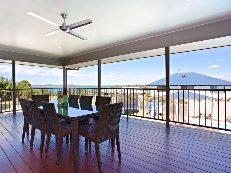 4 Baylink Drive, Redland Bay QLD 4165