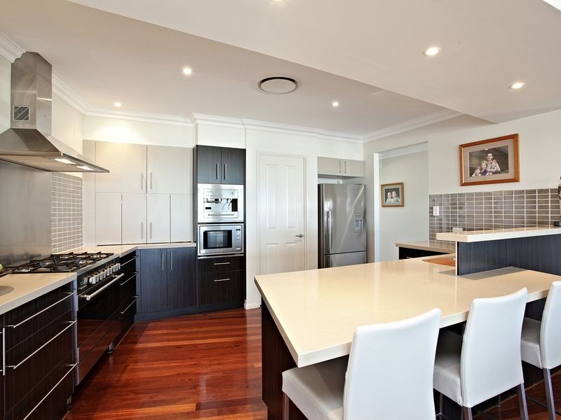 4 Baylink Drive, Redland Bay QLD 4165