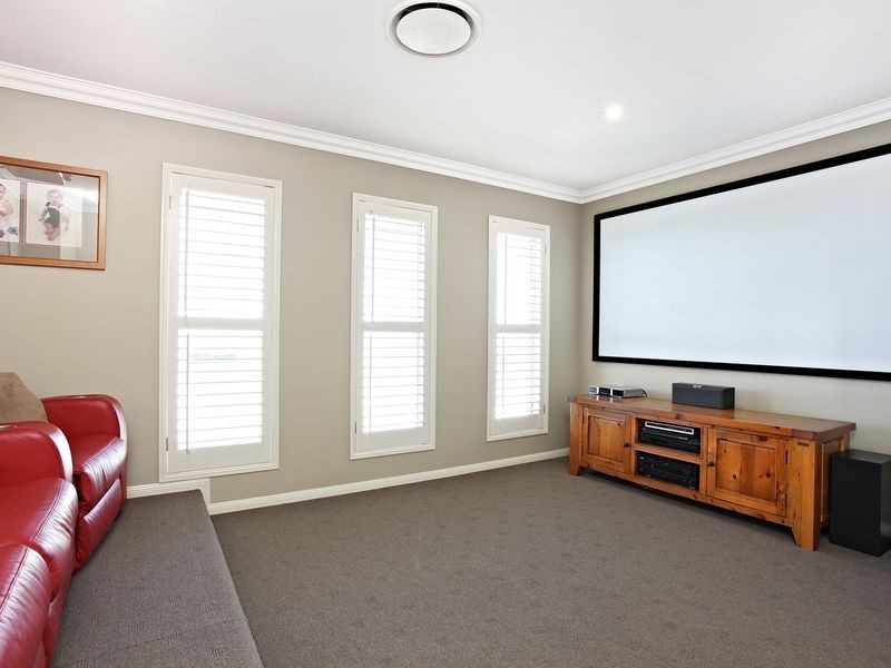 4 Baylink Drive, Redland Bay QLD 4165
