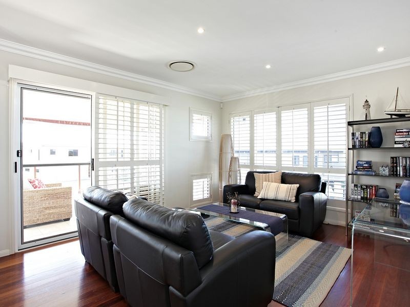 4 Baylink Drive, Redland Bay QLD 4165