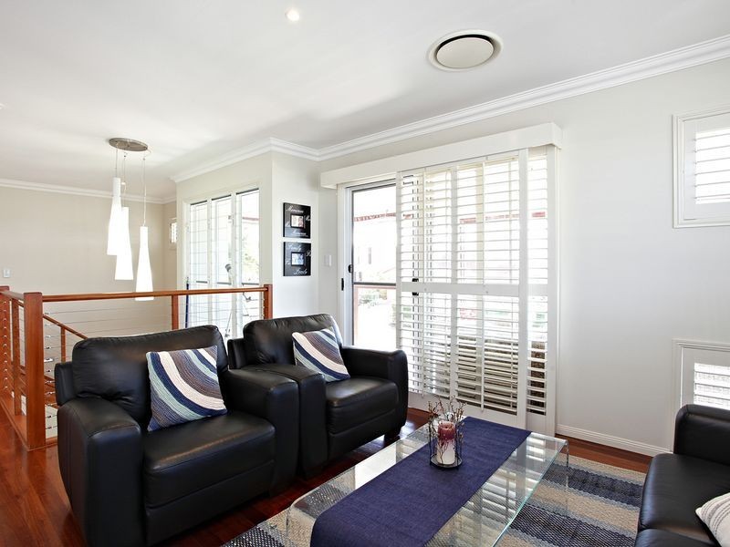 4 Baylink Drive, Redland Bay QLD 4165