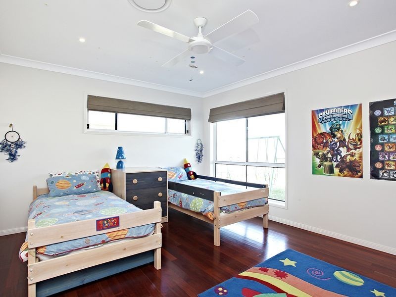 4 Baylink Drive, Redland Bay QLD 4165