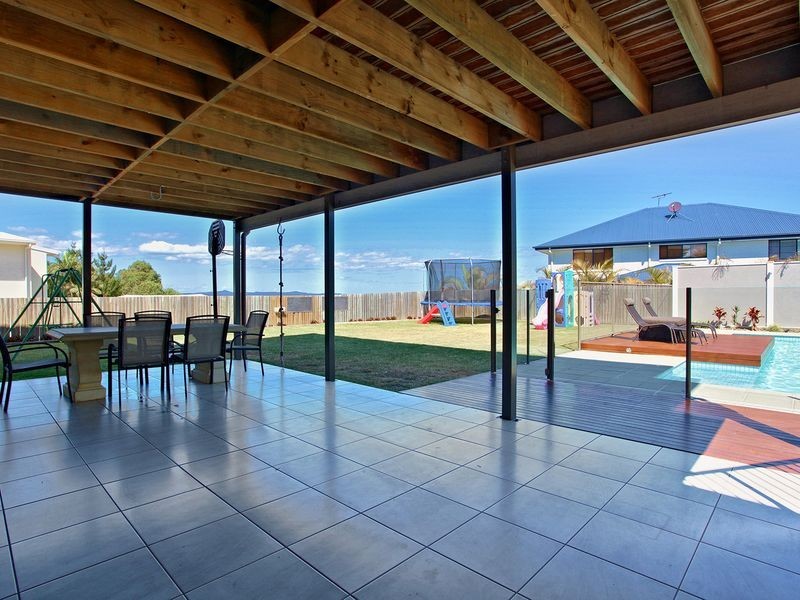 4 Baylink Drive, Redland Bay QLD 4165