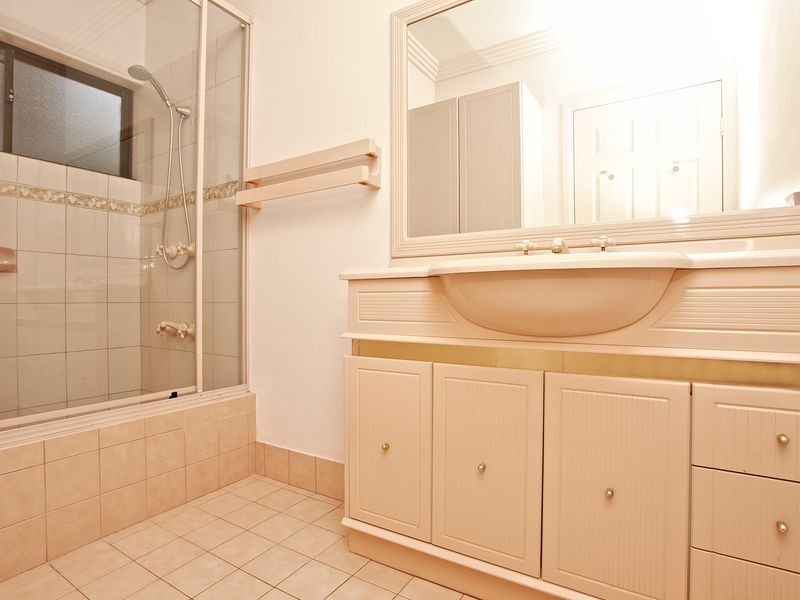 30 Giles Road, Redland Bay QLD 4165