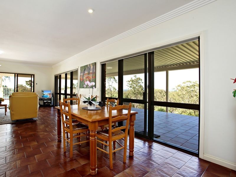 30 Giles Road, Redland Bay QLD 4165