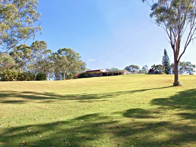 30 Giles Road, Redland Bay QLD 4165