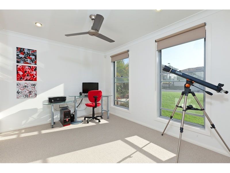 67 Spinnaker Circuit, Redland Bay QLD 4165