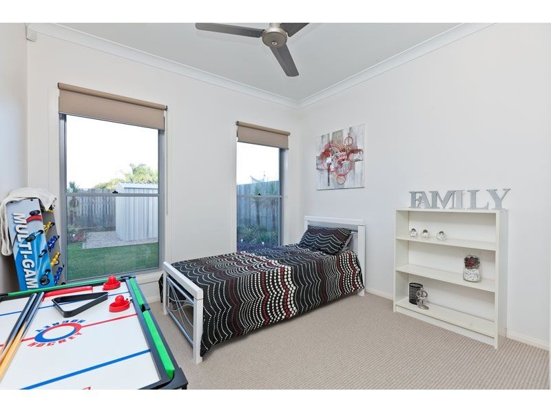 67 Spinnaker Circuit, Redland Bay QLD 4165