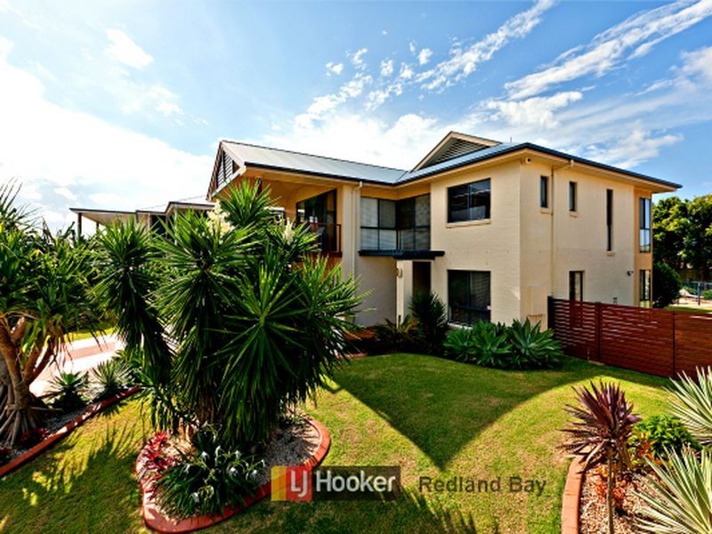 11 Baylink Drive, Redland Bay QLD 4165