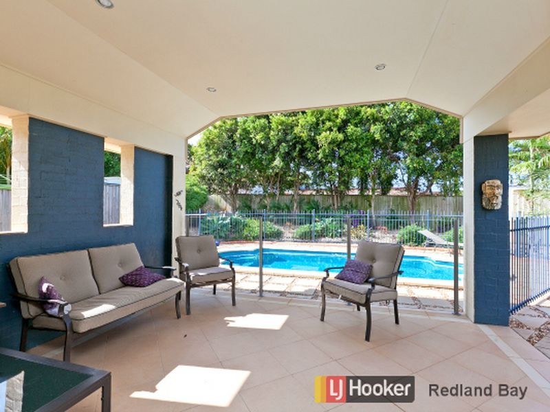 11 Baylink Drive, Redland Bay QLD 4165