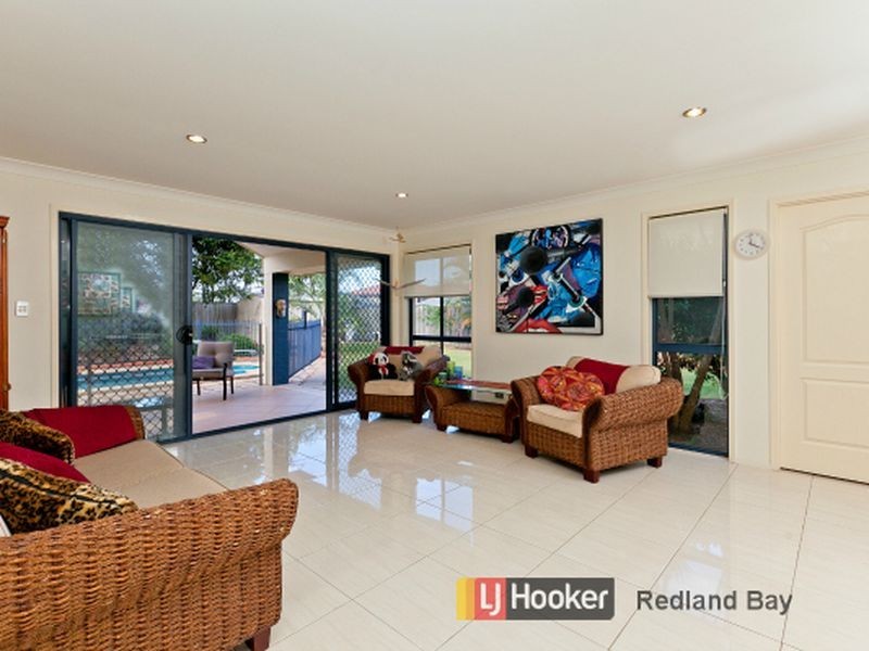 11 Baylink Drive, Redland Bay QLD 4165