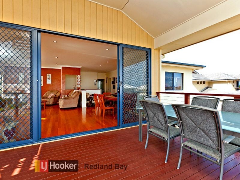 11 Baylink Drive, Redland Bay QLD 4165