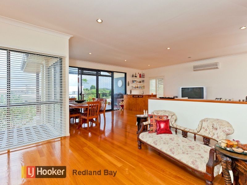 11 Baylink Drive, Redland Bay QLD 4165