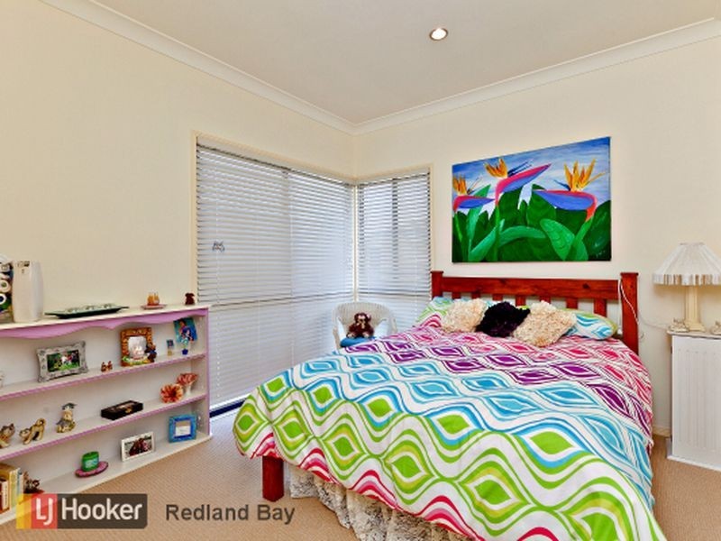 11 Baylink Drive, Redland Bay QLD 4165