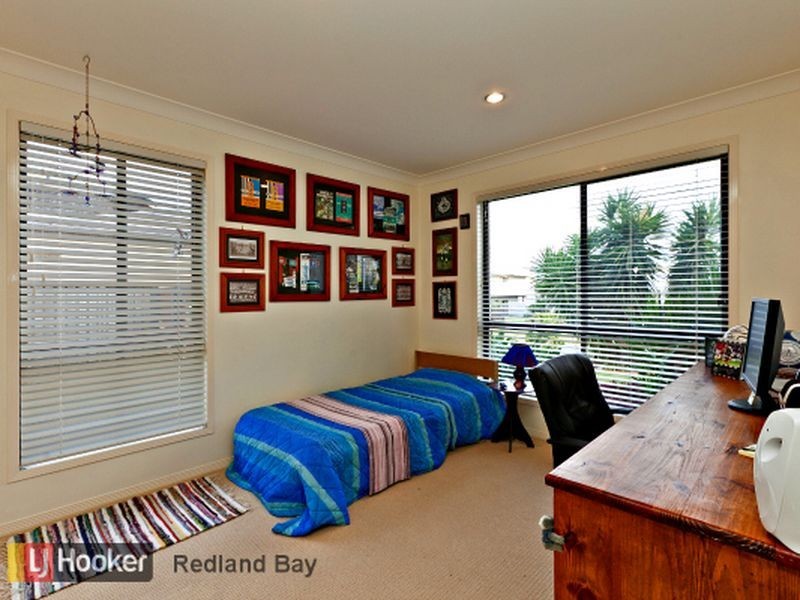 11 Baylink Drive, Redland Bay QLD 4165