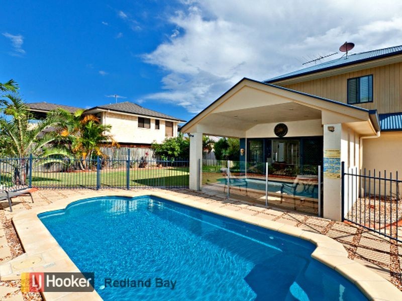 11 Baylink Drive, Redland Bay QLD 4165
