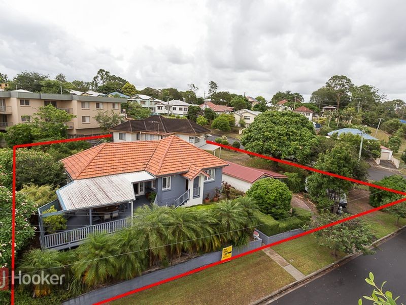 8 Mercer Avenue, Kedron QLD 4031