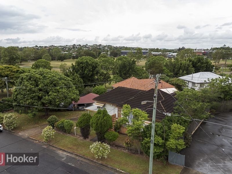 8 Mercer Avenue, Kedron QLD 4031