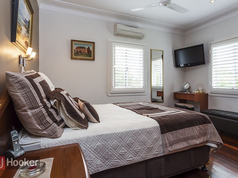 8 Mercer Avenue, Kedron QLD 4031