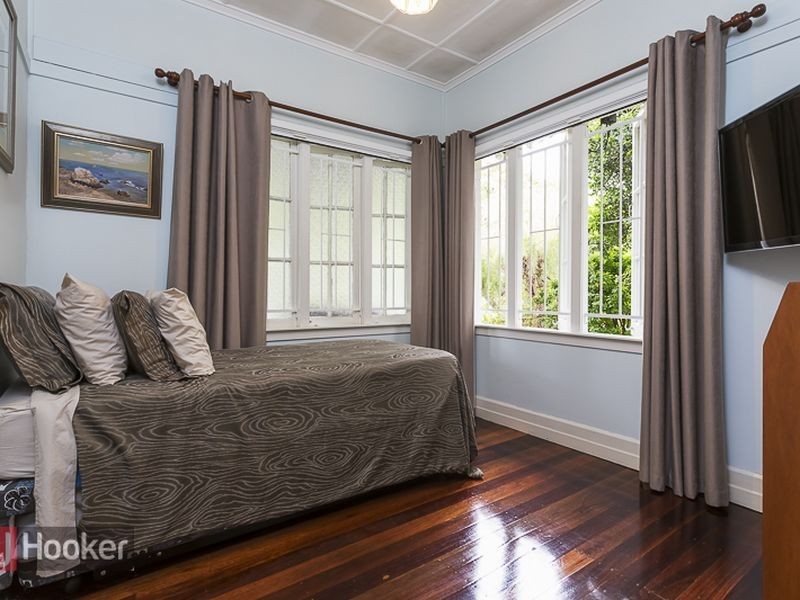 8 Mercer Avenue, Kedron QLD 4031