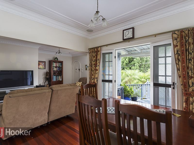 8 Mercer Avenue, Kedron QLD 4031