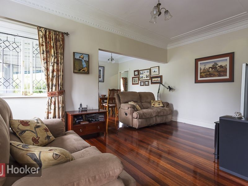 8 Mercer Avenue, Kedron QLD 4031