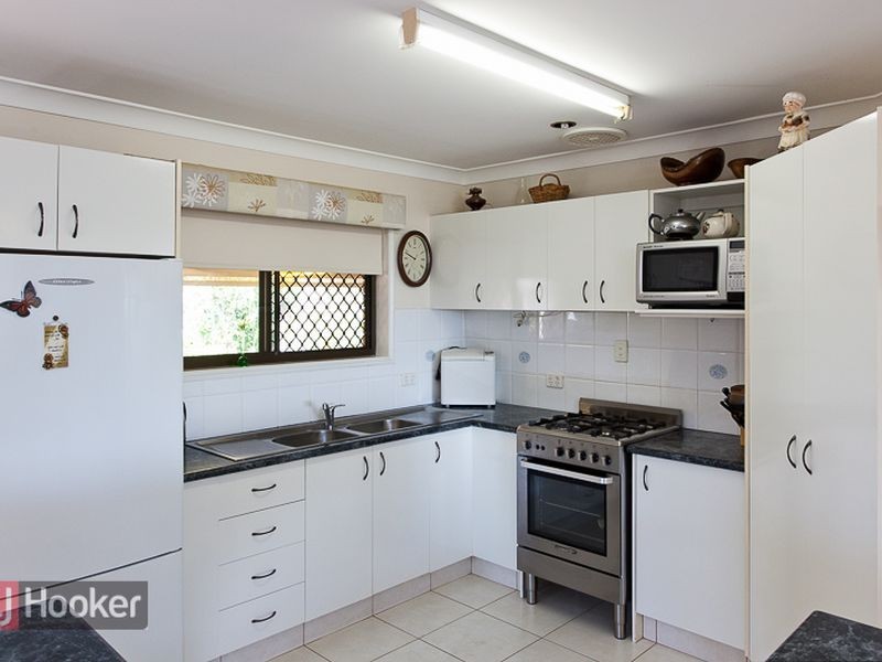 8 Moreton View Parade, Redland Bay QLD 4165
